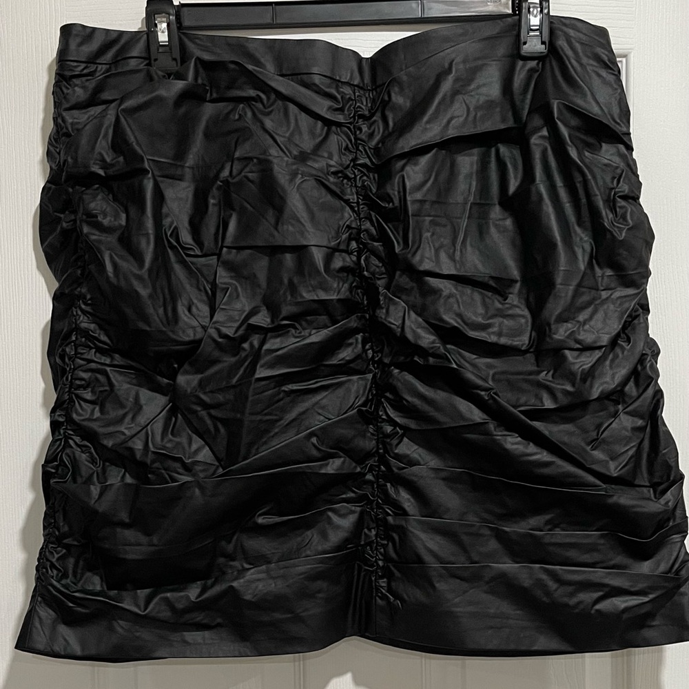 City Chic Black Ruched Mini Skirt